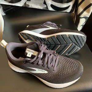 Brooks Revel 4 Women's Size 7.5